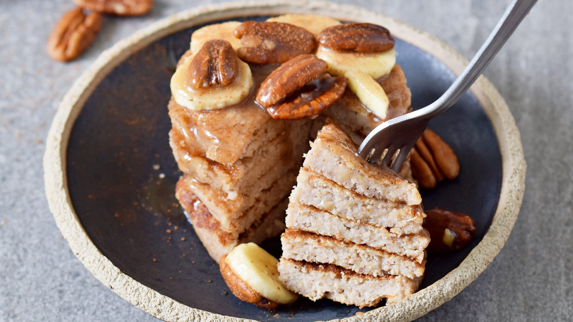 The Ela Vegan Meal Planner Banana Oat Pancakes