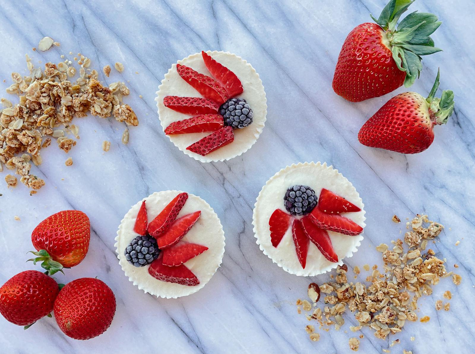 https://d3jhiieqggji3e.cloudfront.net/uploads/recipe/image/4606/large_Frozen_yogurt_Cheesecake_Cups.JPG